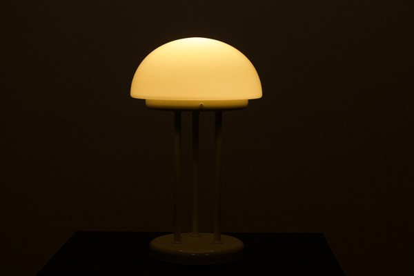 Tripod mushroom lamp, 1970's.