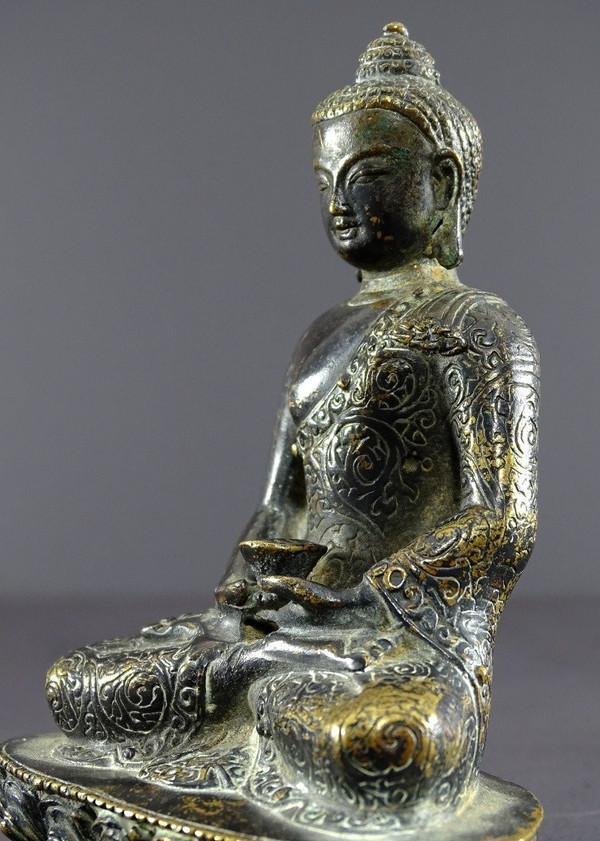 Art Sino-tibétain, Première Moitié Du XXème Siècle, Statue De Bouddha En Bronze. 