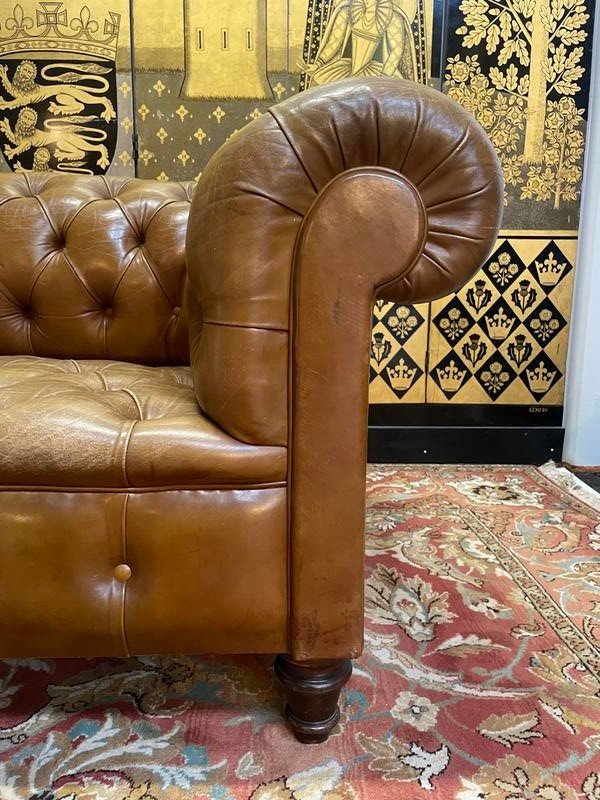 Chesterfield-Ledersofa