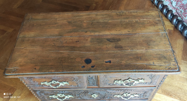 Magnificent Louis XIV period chest of drawers 17th/18th century.