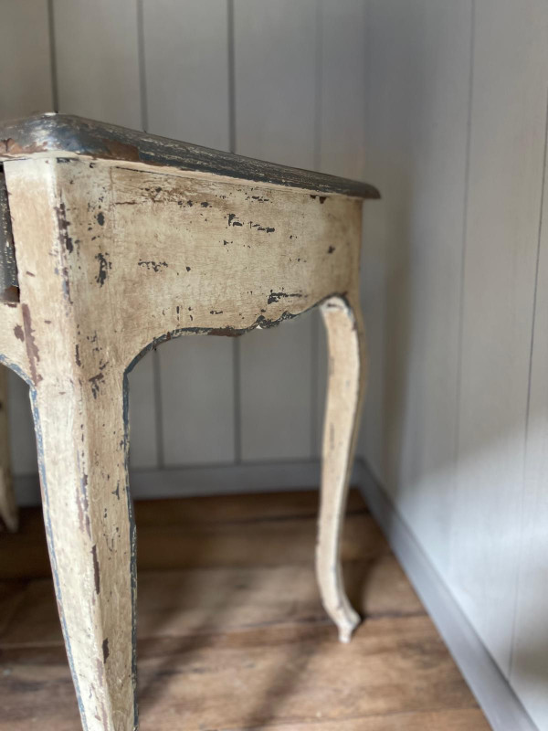 Louis XV 2-drawer writing table (pair), late 19th century patina