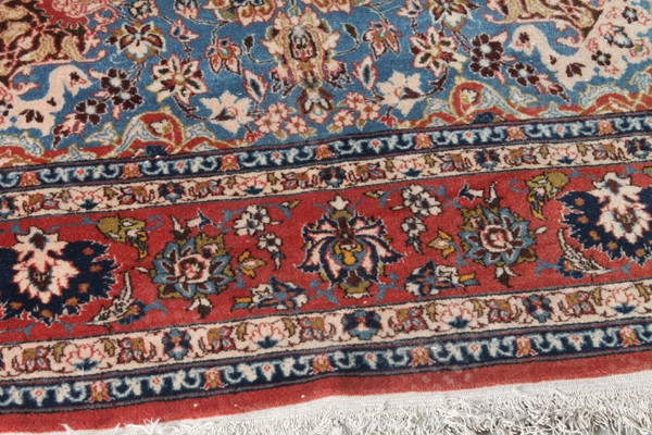 Sumptuous Persian Isfahan rug extra fine wool . mid-20th c. 210 x 55 .