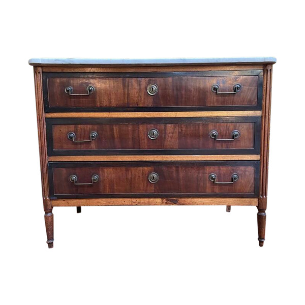 Louis XVI period chest of drawers in mahogany