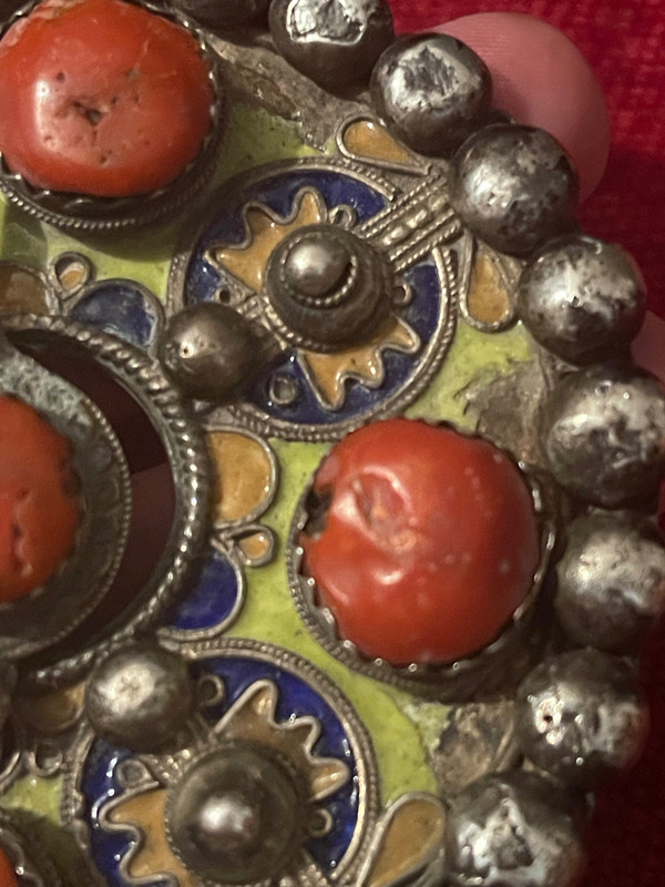 FIBULE, pendentif, BÉNI YENNI, GRANDE KABYLIE, ALGÉRIE. Bijou éthnique . Berber jewellery.