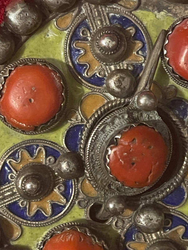 FIBULE, pendentif, BÉNI YENNI, GRANDE KABYLIE, ALGÉRIE. Bijou éthnique . Berber jewellery.