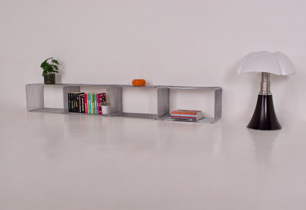 Pantonova “wire cube”, Verner Panton shelf.