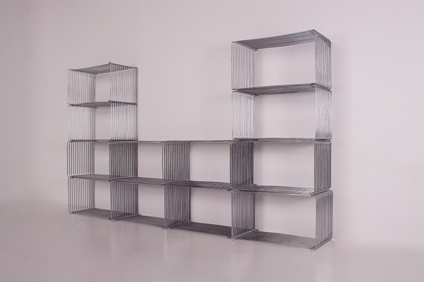 Pantonova “wire cube”, Verner Panton shelf.