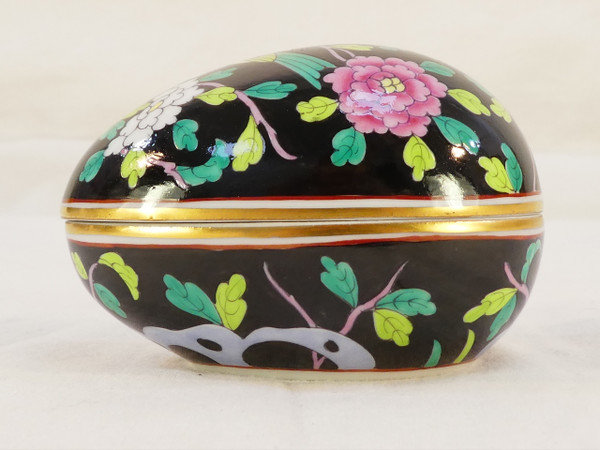 RARE FANCY BOX Oeuf couché porcelaine HEREND HUNGARY collection MACAO fond noir