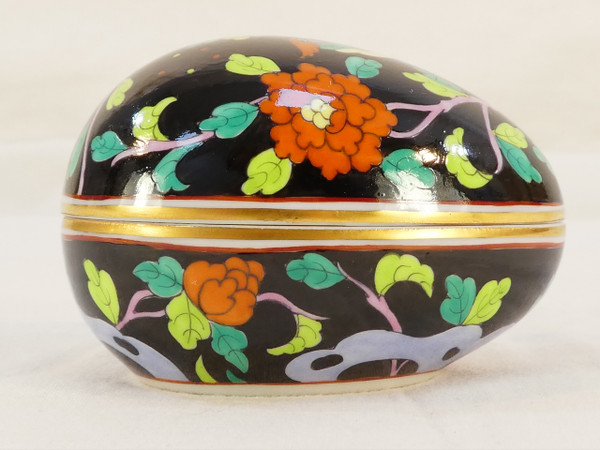 RARE FANCY BOX Oeuf couché porcelaine HEREND HUNGARY collection MACAO fond noir