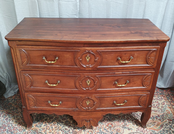 Louis XV chest of drawers in walnut