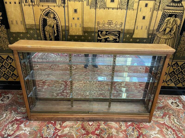 Collector's display case - 1950 presentation