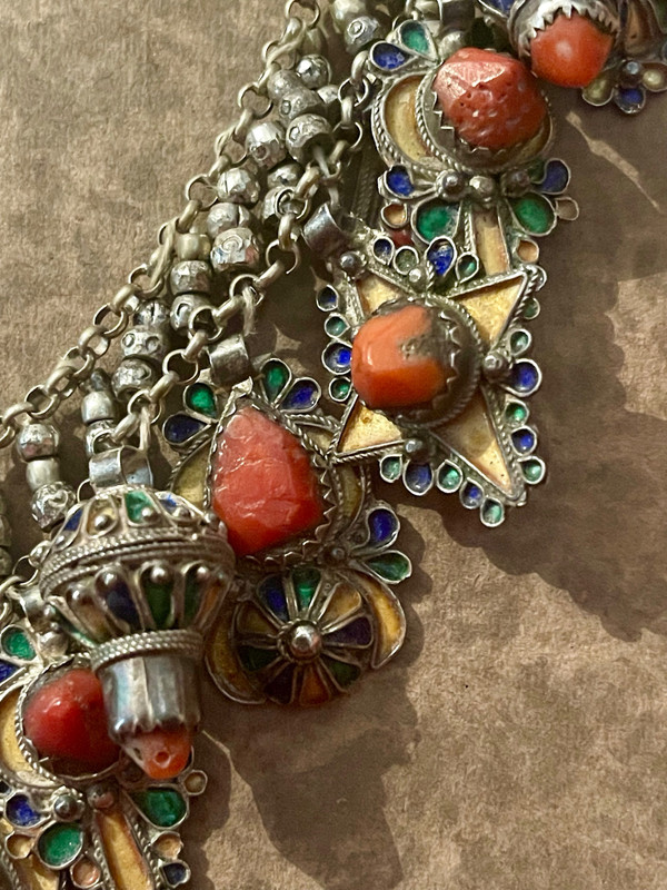 COLLIER KABYLE DES BENI YENI, Algérie, grande Kabylie vers 1935. Bijou éthique. Berber jewellery 