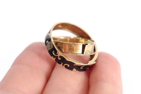 Geheimer Gürtelring aus 14 Karat Gold, alter Ring, schwarze Emaille, geheimes Juwel, Trauerring