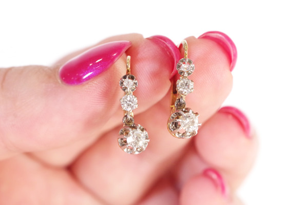 Antique three diamond earrings in 18k gold and platinum, 0,41ct diamond, antique earrings