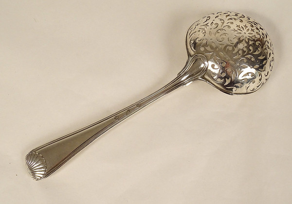 Solid Silver Sprinkling Spoon Farmers General Shell 85gr XVIIIth