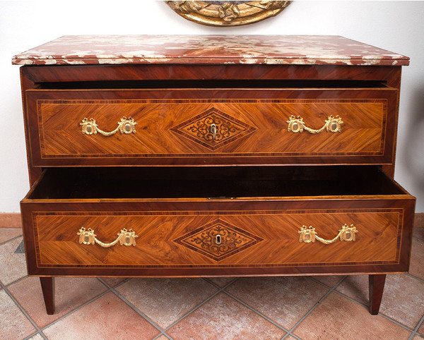 Antique Neapolitan Louis XVI chest of drawers, 18th century.