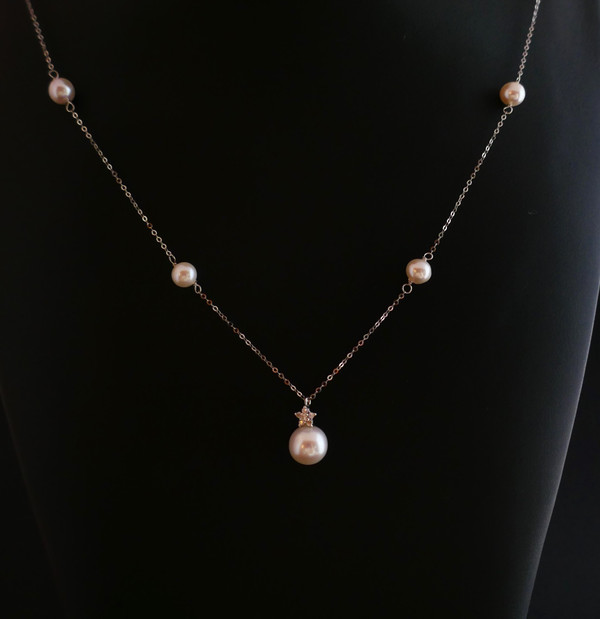 Collana Di Perle E Diamanti, Oro Bianco 18 Carati.