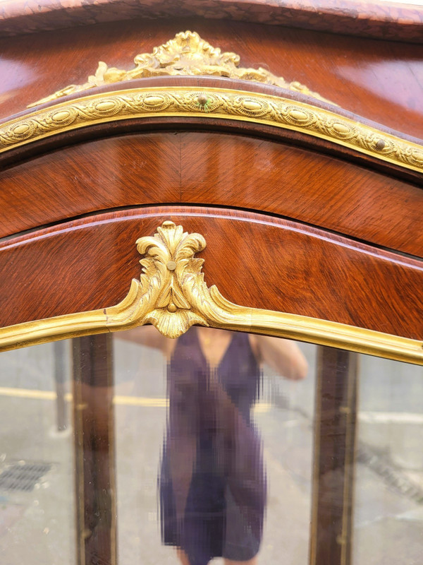 Vitrine Galbée En Marqueterie Et Bronze, Napoléon III, XIXème Siècle