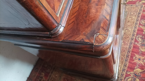 Napoleon III sideboard in burr walnut