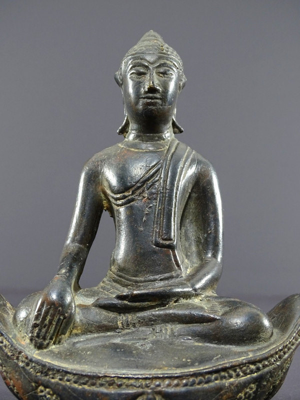 Thailand, Early 20th Century, Superb Sukhothai Style Bronze Buddha.