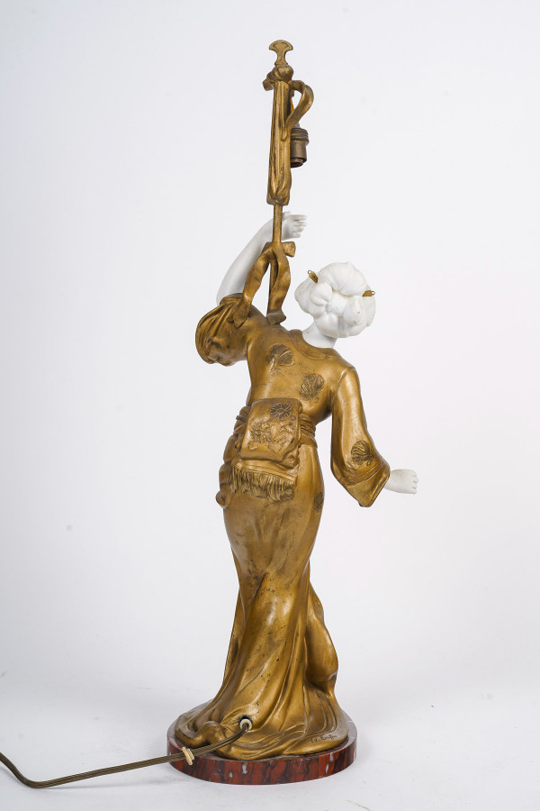 A Geisha 1900 sculpture lamp