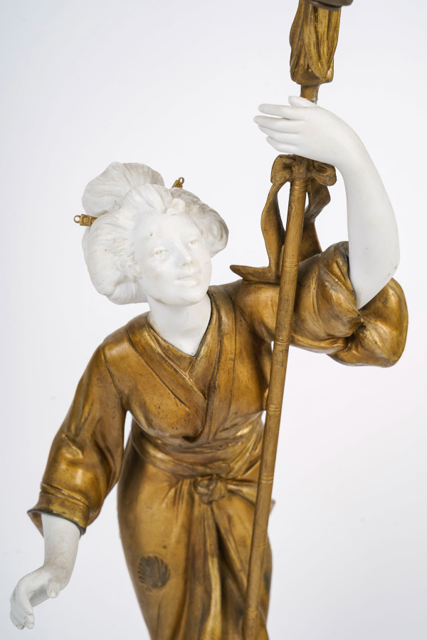 A Geisha 1900 sculpture lamp