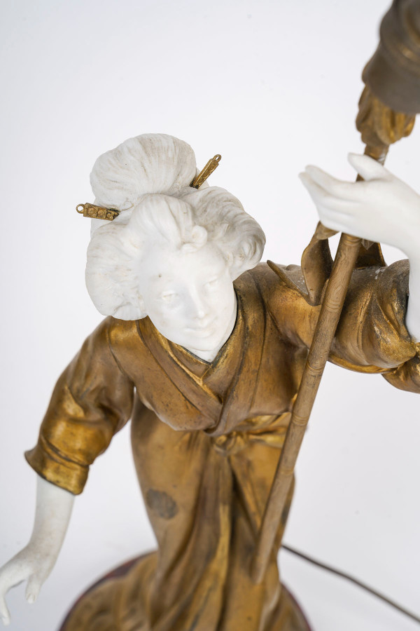 A Geisha 1900 sculpture lamp