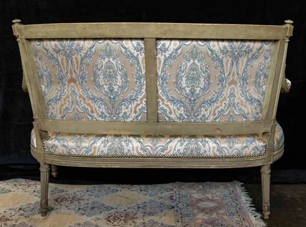 Ein Sofa aus bemaltem Holz im Stil von Louis XVI, 19.