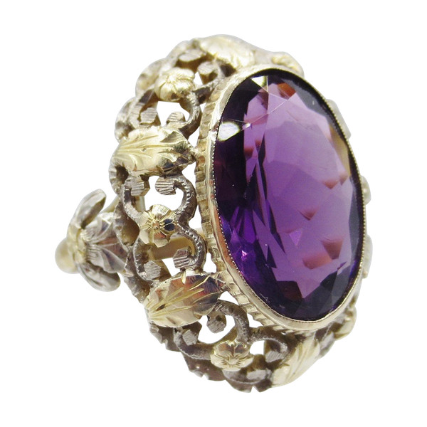 Ring, gold and amethyst.