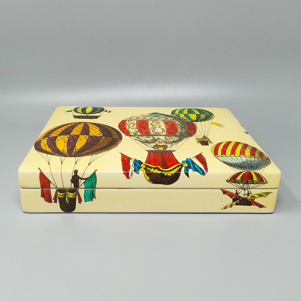 Boîte originale de Piero Fornasetti datant des années 1970. Fabriquée en Italie