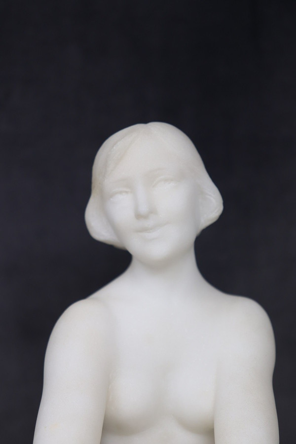 Scultura Art Deco in marmo bianco, anni '20