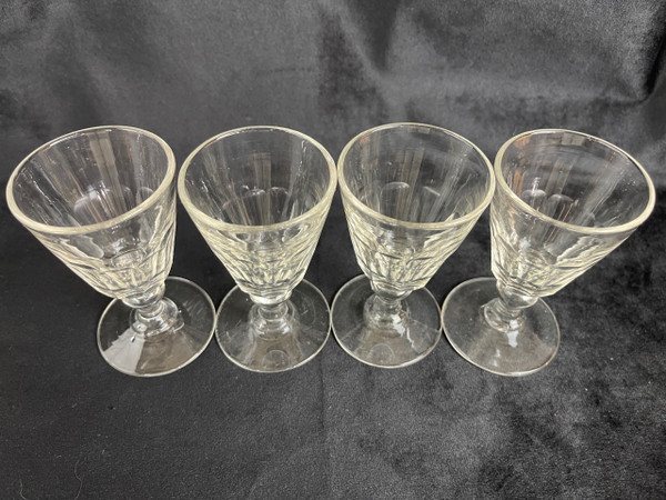 Set of 4 Baccarat Médicis white wine glasses