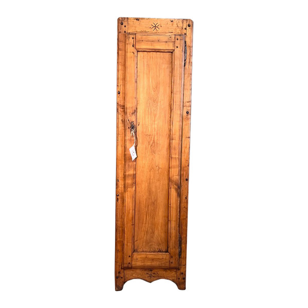 Armoire haute en épicéa et cerisier 1800