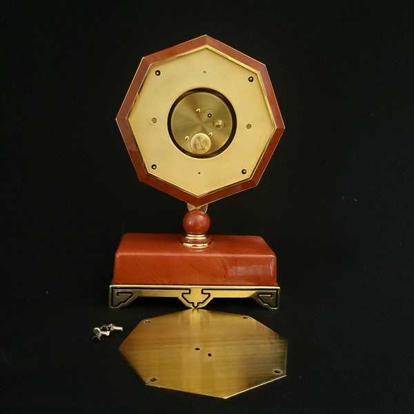 Orologio Cartier in diaspro ,madreperla , ottone dorato