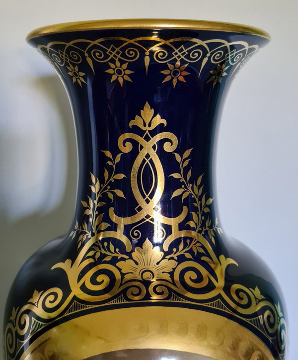 Porcelain vases, Restoration period.