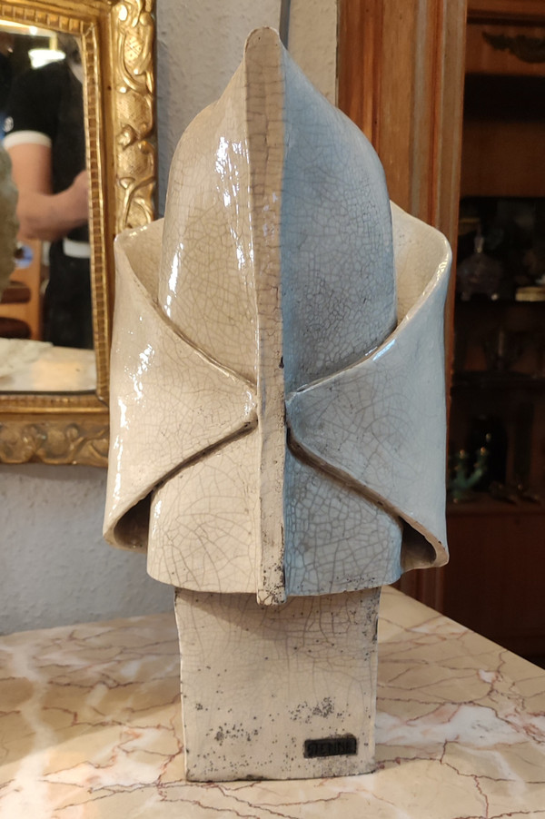 Grande busto femminile in ceramica crepata suora/sorella buona firmato Stenne.