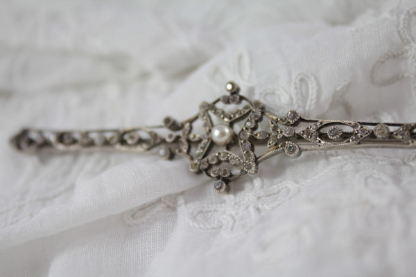 Silver pearl and white stone barrette brooch from the late 19th and early 20th century