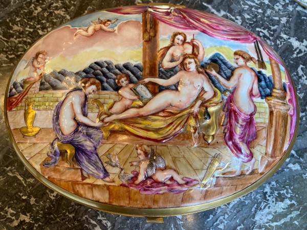 Grande boite / Coffret Ovale En Porcelaine Italienne De Capodimonte XIXème, Scène De Personnages