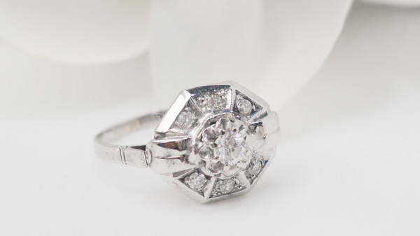 Octagonal ring in white gold and diamonds