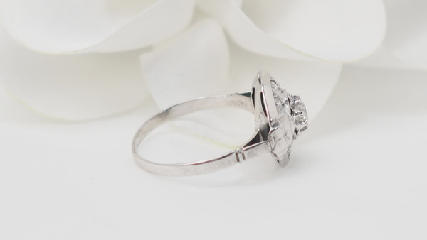 Octagonal ring in white gold and diamonds