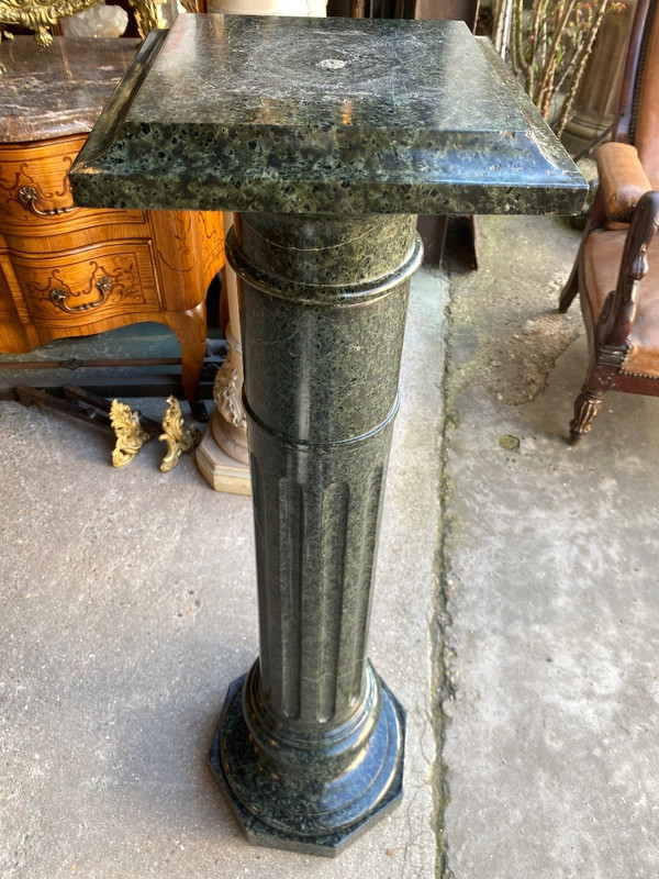 Canneleé Column In Green Marble, Rotating Base, Early 20th C.