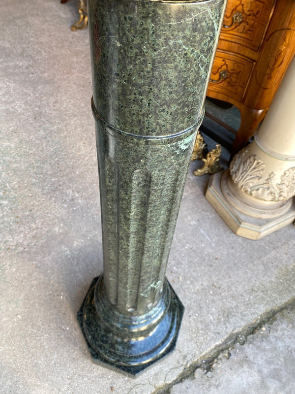 Canneleé Column In Green Marble, Rotating Base, Early 20th C.