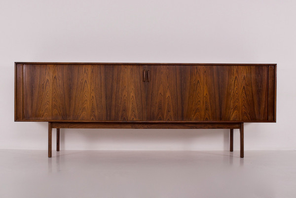 Mittleres Sideboard aus Palisander, Henning Kjaernulf.