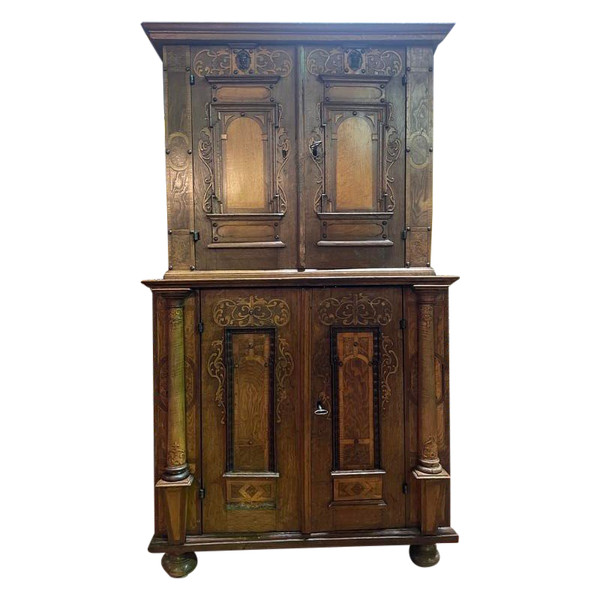 Buffet deux corps allemand en bois sculpté 