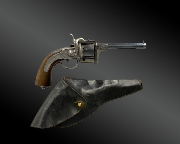 EYRAUD system percussion revolver, with original case - France - 19th century