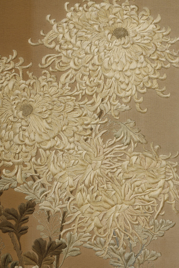 Très beau Paravent aux chrysanthèmes avec les armoiries du clan Honda. Japon Meiji