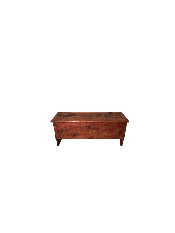 Larch chest 1800