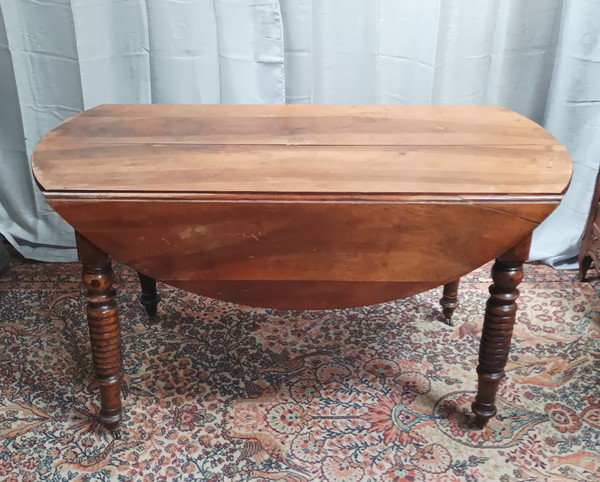 Table Louis Philippe en noyer