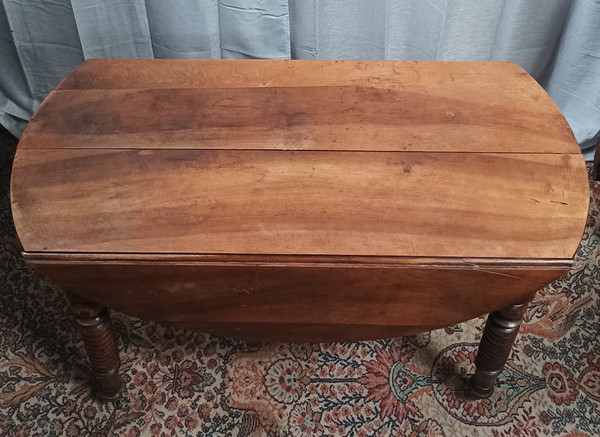 Table Louis Philippe en noyer