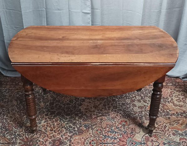 Table Louis Philippe en noyer